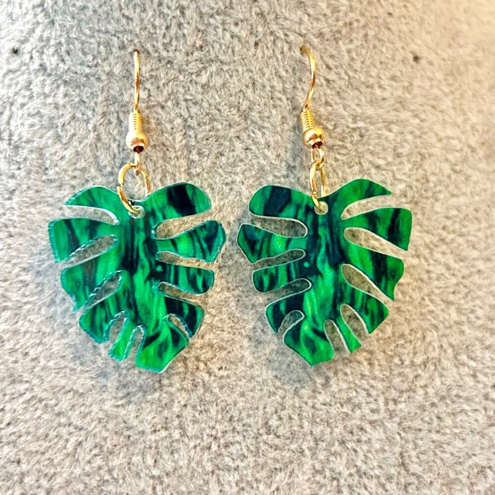 🌿 NEW Monstera Leaf Earrings – Green Tropical Botanical Statement Earrings - Picture 3 of 7